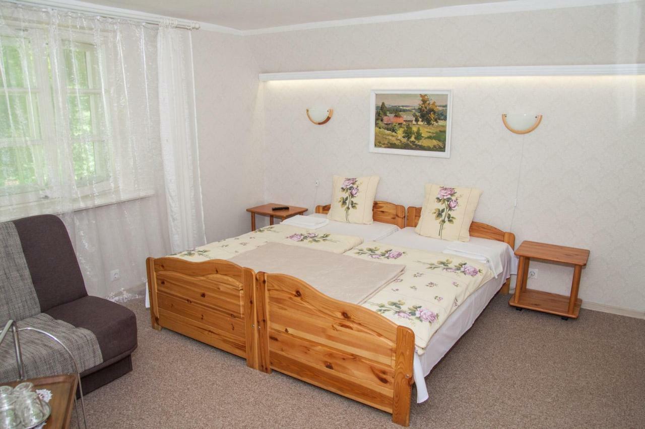 Hotel Viesu Maja Spridisi à Tērvete Extérieur photo